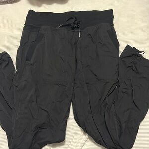 Dance Studio Mid Rise Pants *short* “28